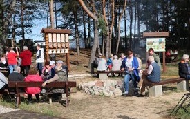 Seniorzy w plenerze 1