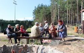 Seniorzy w plenerze 3