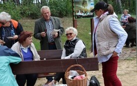 Seniorzy w plenerze 9